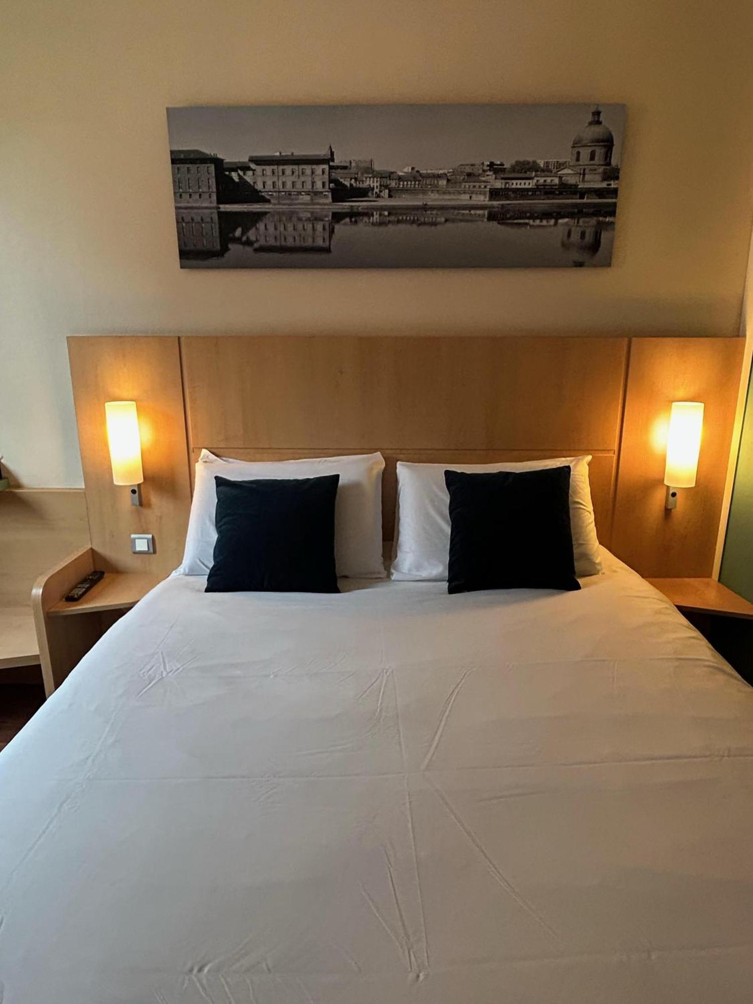 Hotel Ibis Toulouse Aeroport Blagnac Exterior foto